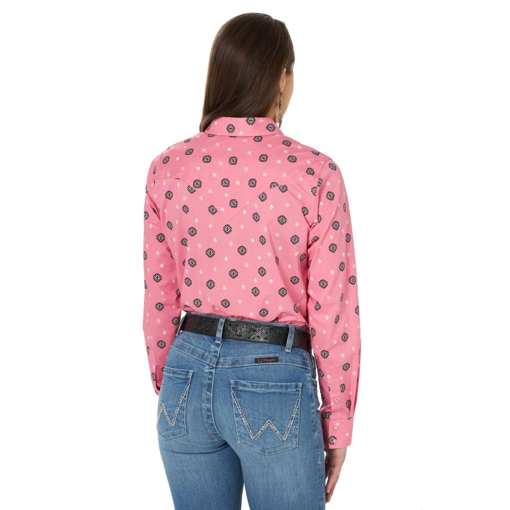 Wrangler Ladies Essential Pink Geo Shirt