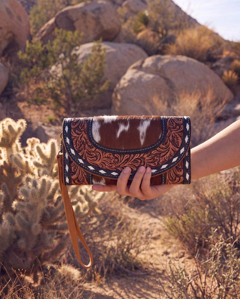 Design Edge Mateo Tooled Wristlet Wallet