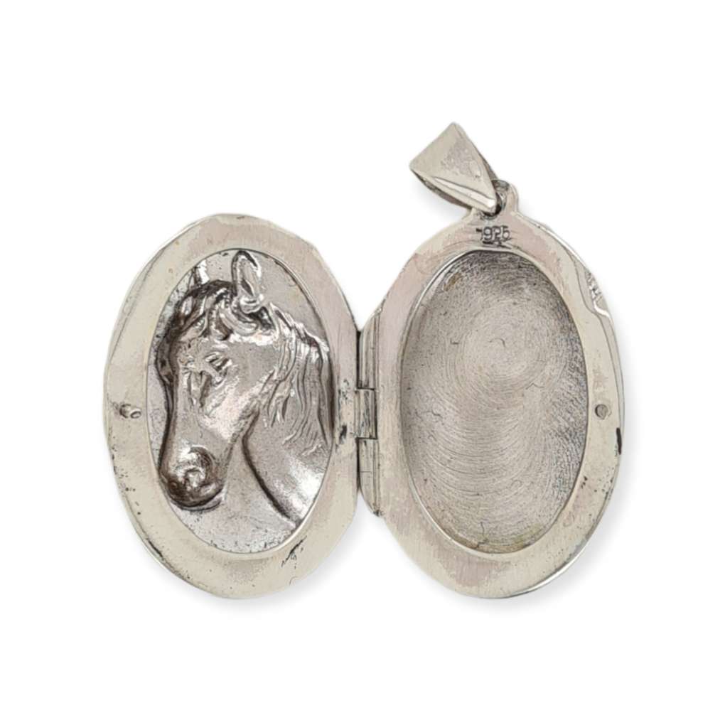 MCJ Locket S/S Oval Horse With Chain